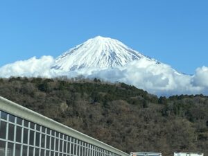 高速道路車窓からの富士山